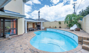 Property in Parow - 13 bedrooms selling for R5.2m