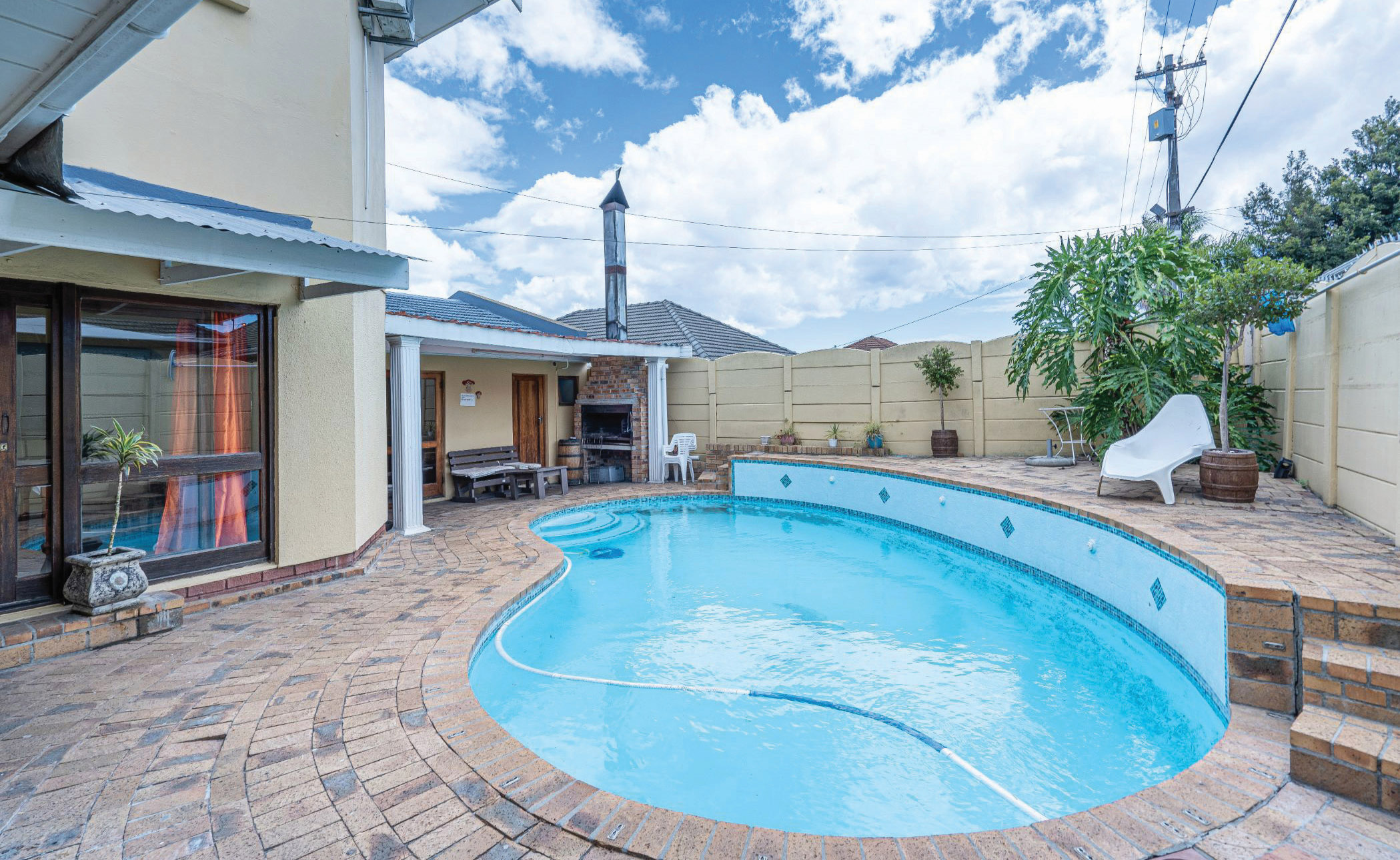 Property in Parow - 13 bedrooms selling for R5.2m