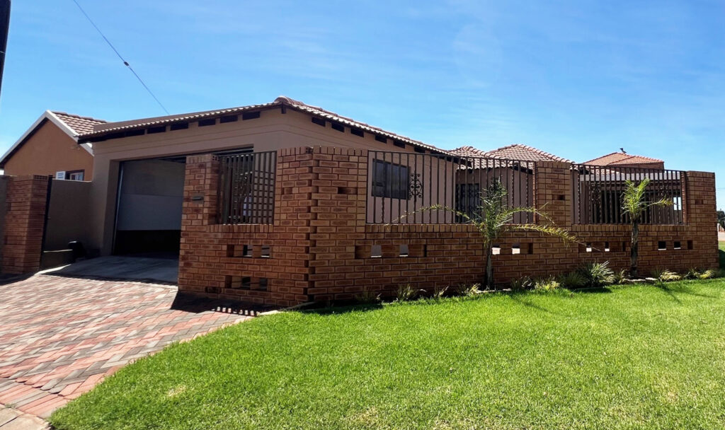 Seeff Soweto - This 3-bedroom Protea Glen house is for sale for just under R1 million, making it accessible for first-time buyers.