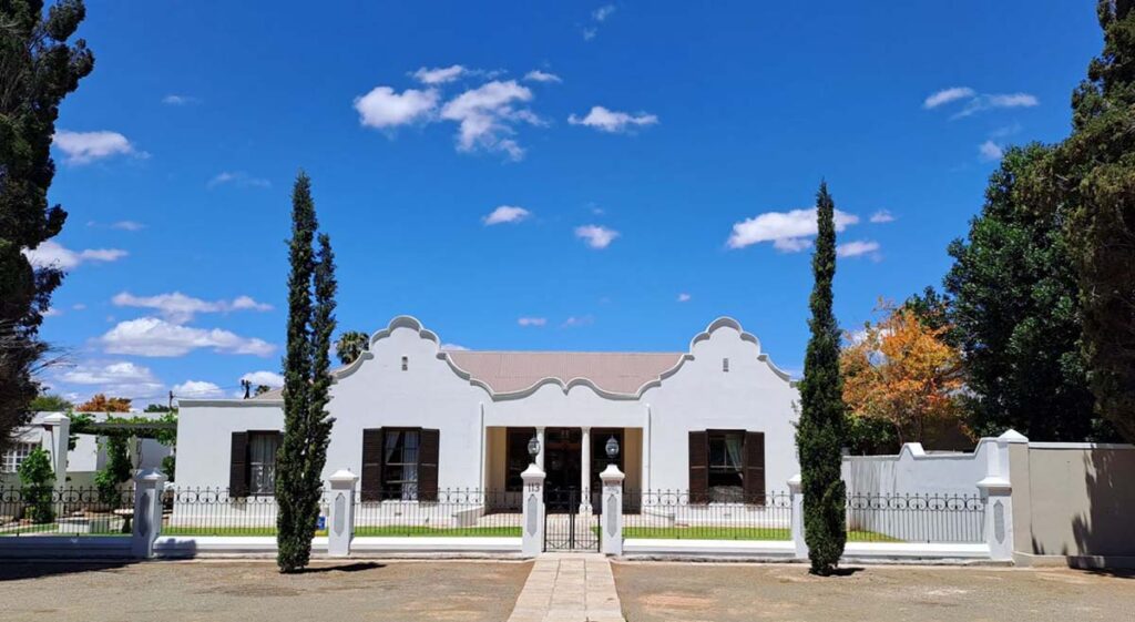 Graaff-Reinet 3 bedroom home for sale R2.85m