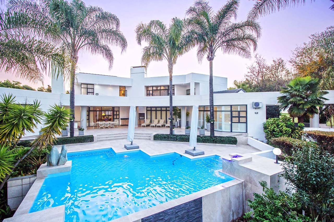 Mooikloof Equestrian Estate – R12.8m for an exceptional 4-bed home with a flat and many features, massive swimming pool, spectacular views, borehole and generator.